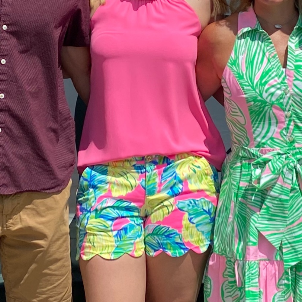 Lilly Pulitzer - Tropical Leaf Print Women's Shorts - Picture 2 of 6